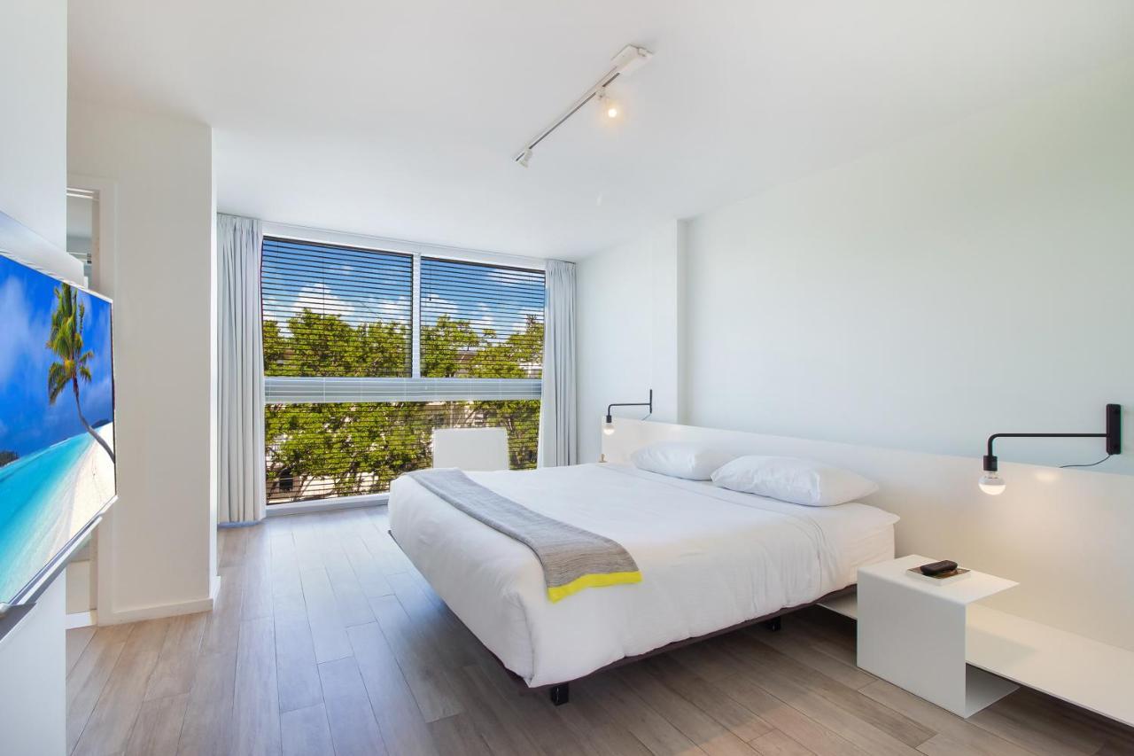 Beach Haus Key Biscayne Contemporary Apartments Exterior photo