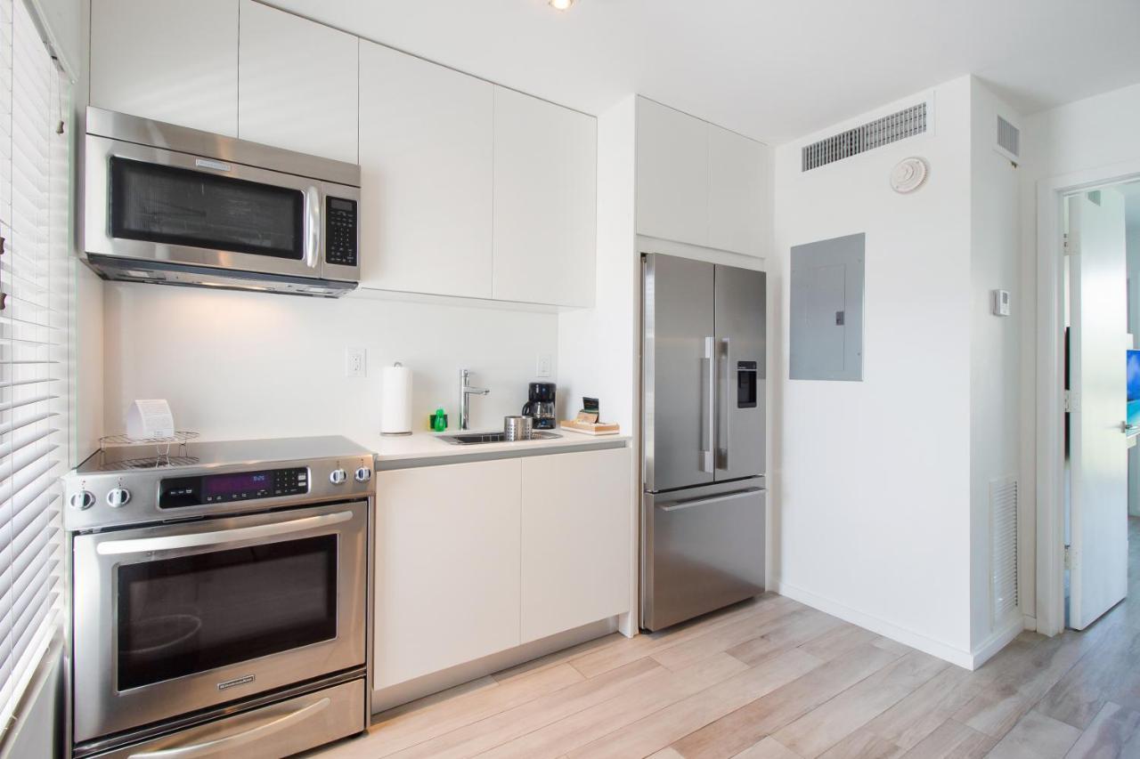Beach Haus Key Biscayne Contemporary Apartments Exterior photo