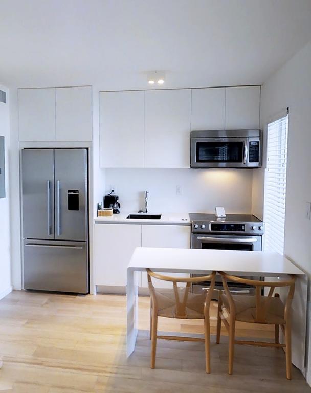 Beach Haus Key Biscayne Contemporary Apartments Exterior photo
