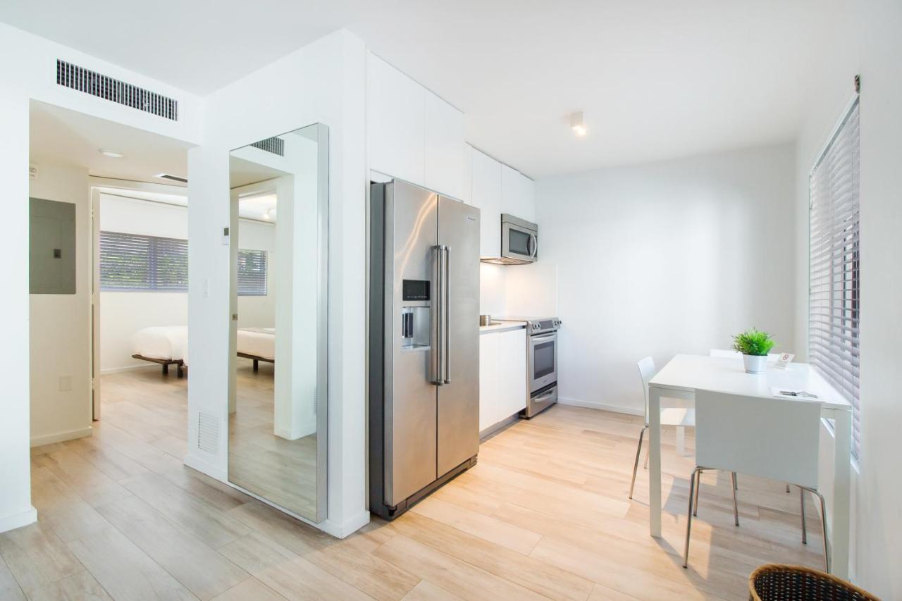 Beach Haus Key Biscayne Contemporary Apartments Exterior photo