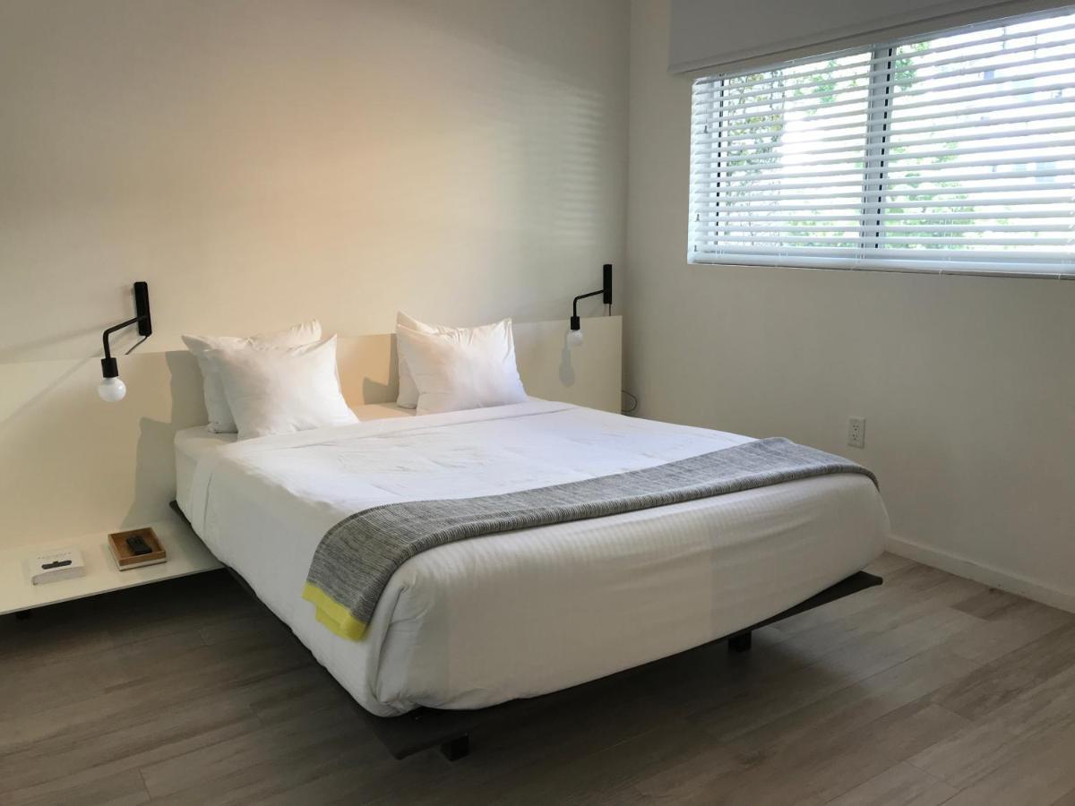 Beach Haus Key Biscayne Contemporary Apartments Exterior photo